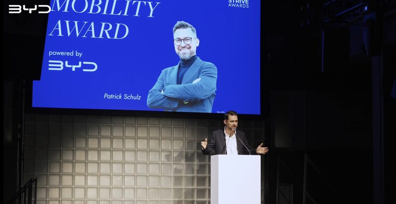 MOBILITY AWARD颁奖台
