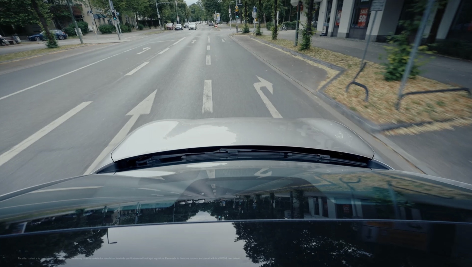 小鹏与 Google Maps 宣传片城市道路车顶视角